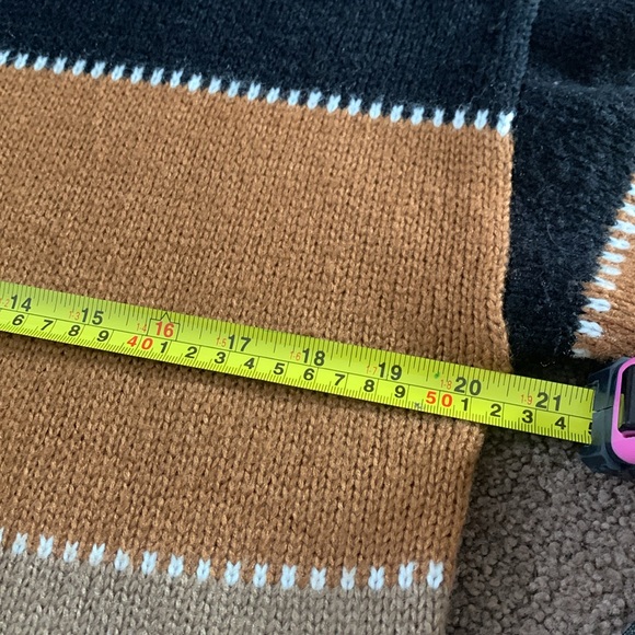 Angashion Women’s Sweater medium - Picture 5 of 7